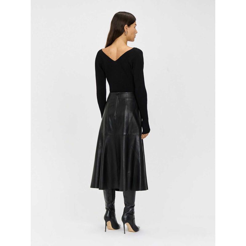 Veronika Maine V-Neck Rib Knit Top image number 1